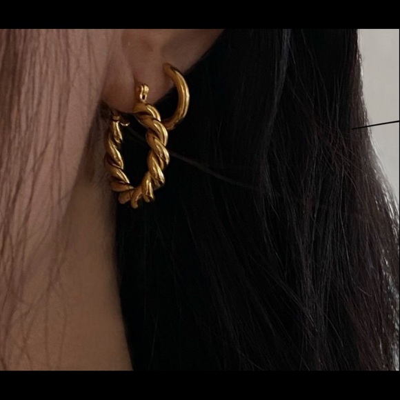 twisted hoops - Picture 2 of 4